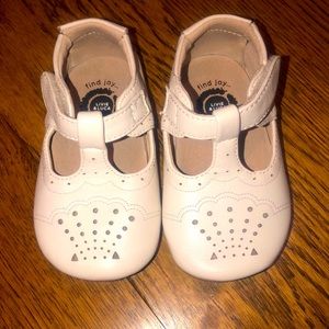 Livie & Luca Cora shoes!  Size 12-18 months.